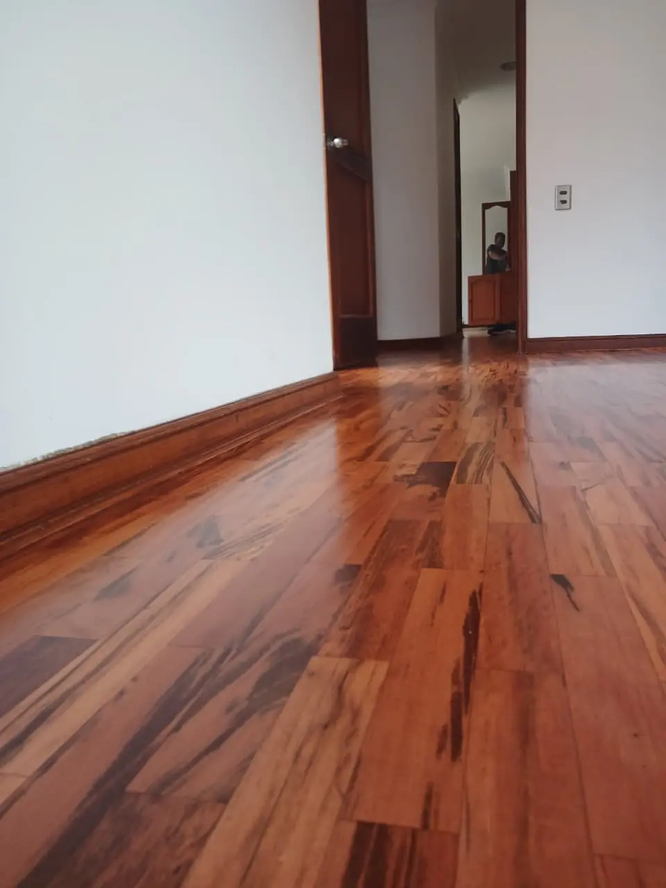 Trabajo de Instalación de Pisos - Ober Avila